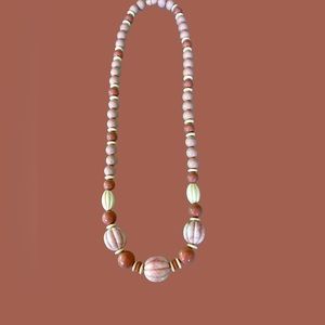 Avon Burst of Spring Necklace Pink Coral White